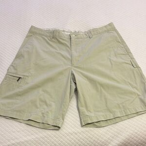 Men’s Greg Norman for Tasso Elba Ran Cargo Golf Shorts. Waist 38”